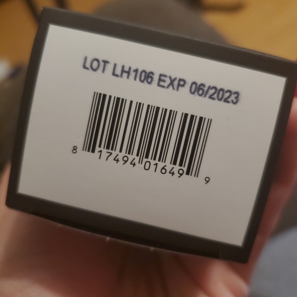 New Sunday Riley SPF30 - Picture 7 of 8